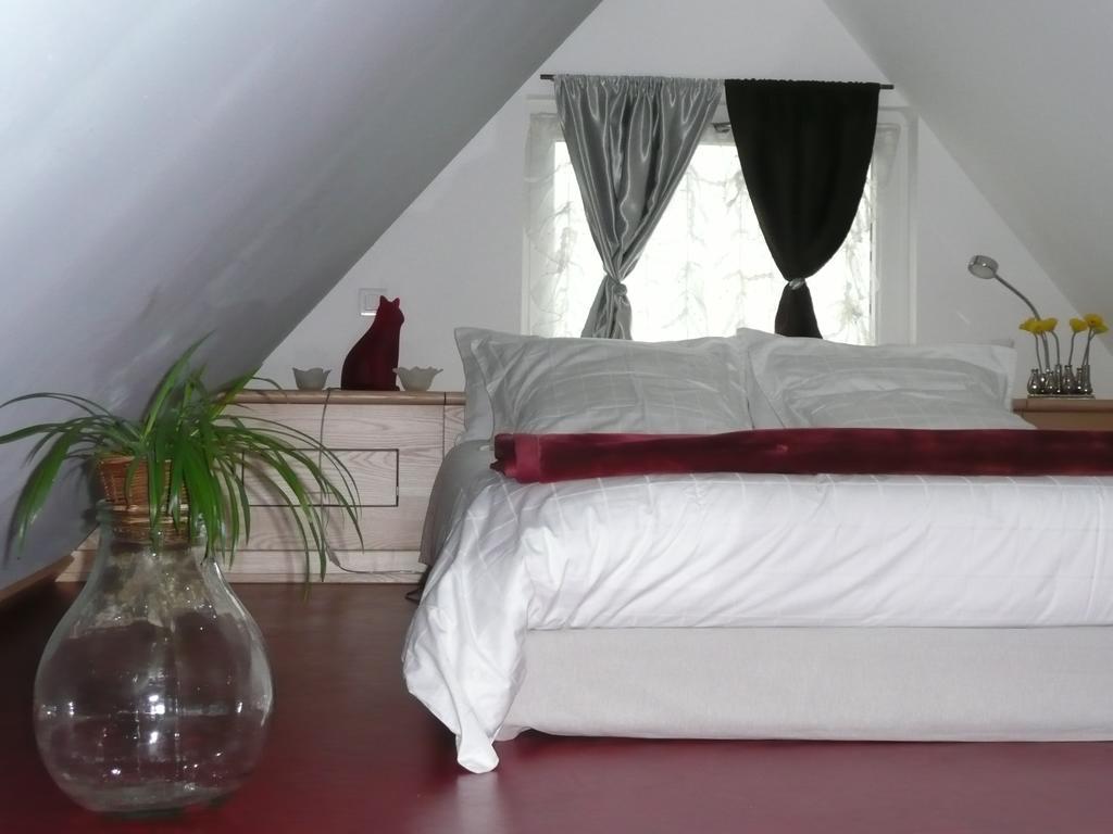 Le Chat Rouge Chambres d'Hôtes de Charme en Alsace Orbey Chambre photo